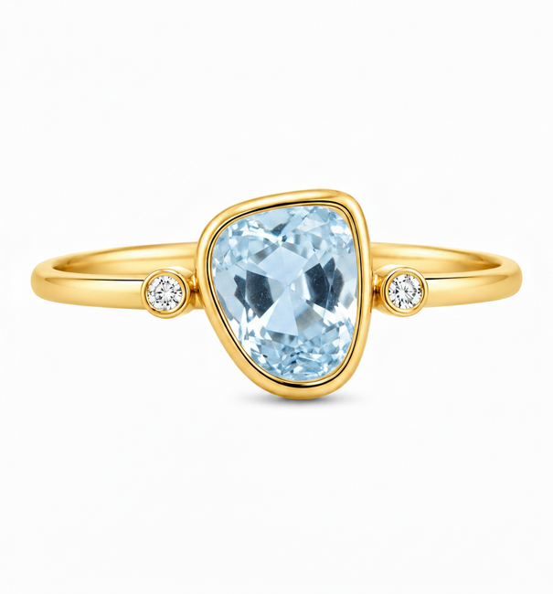 14KT YELLOW GOLD BLUE SAPPHIRE AND DIAMONDS RING