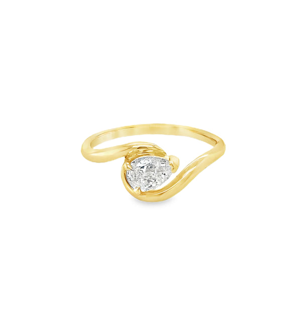 14KT GOLD PEAR SHAPE DIAMOND RING