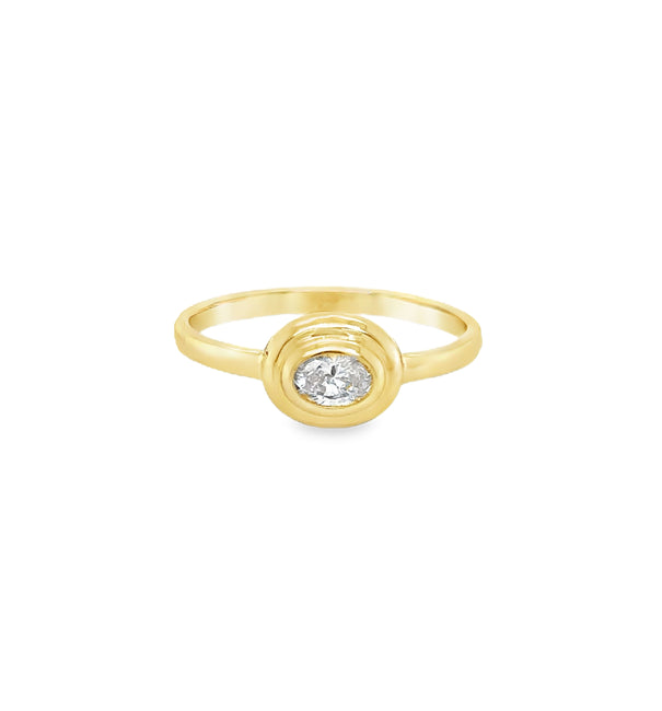 14KT GOLD OVAL SHAPE DIAMOND RING