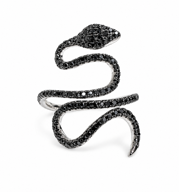 18KT GOLD BLACK DIAMOND RING